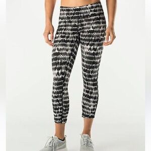 Nike Drifit Epic Viper‎ Running Crop Leggings Black White size M